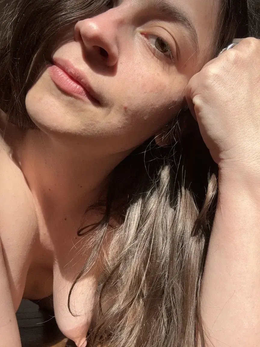 Leak & nude MYM — Mae63 : « média » (MYM)