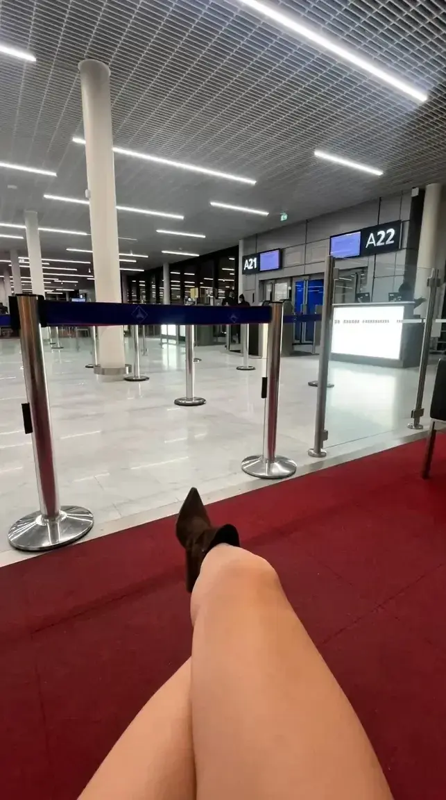 Aperçu public — Chloepatre : « abo gratis bb t’es là ou t’as déjà loupé ce que j’ai posté ? » (MYM) — pas un leak