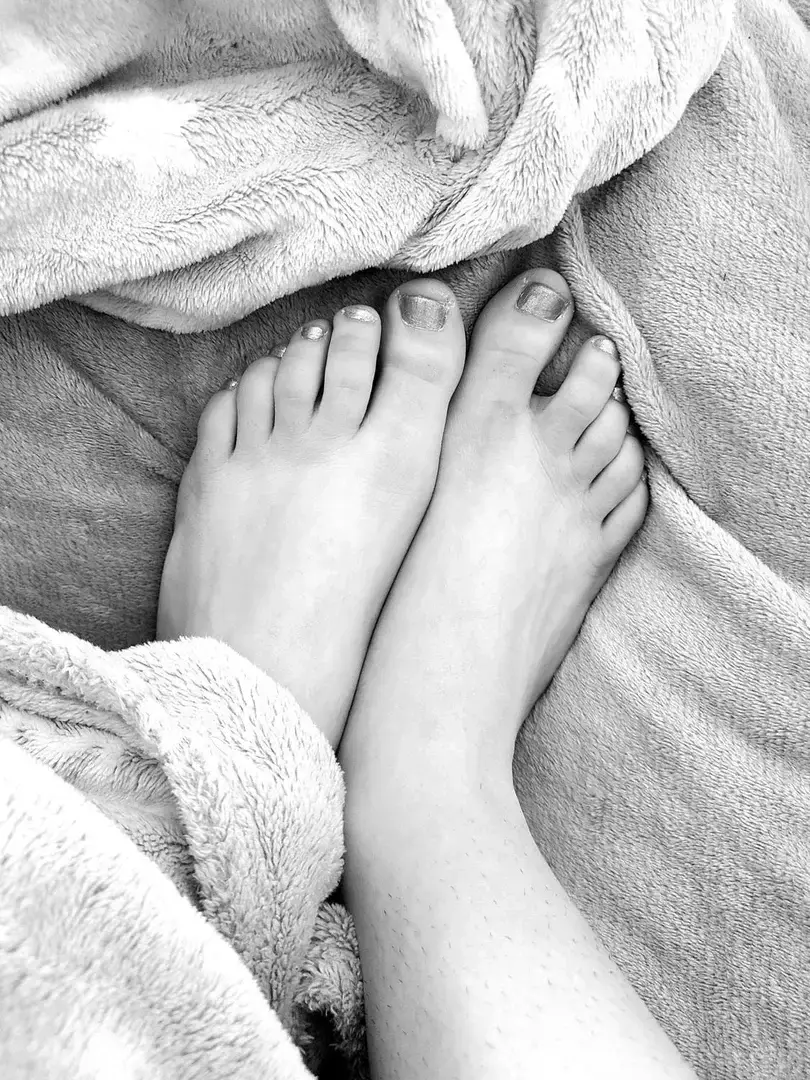 Leak & nude 1 — Pieds-fetiche