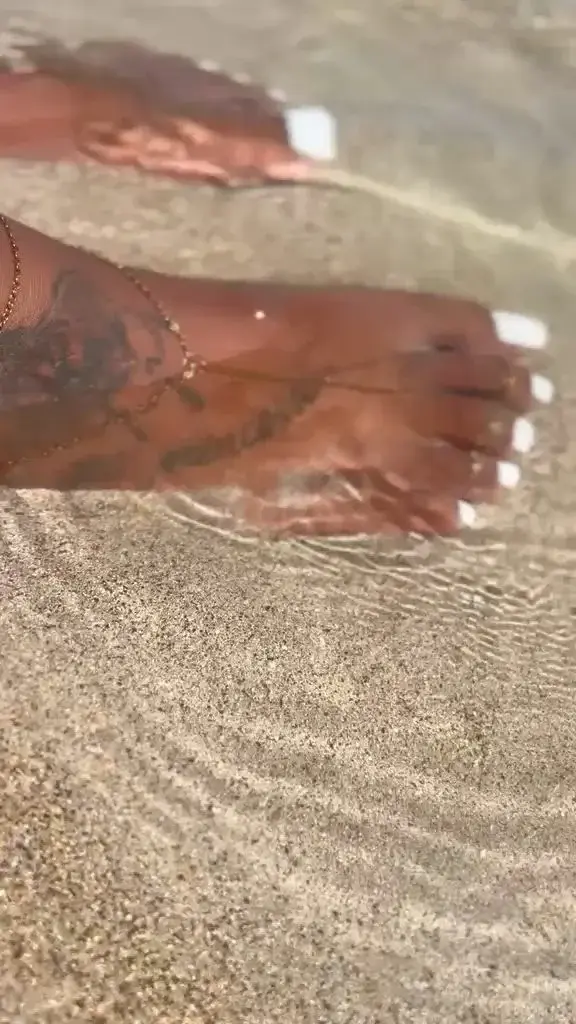 Leak & nude 3 — Feetlov3rs