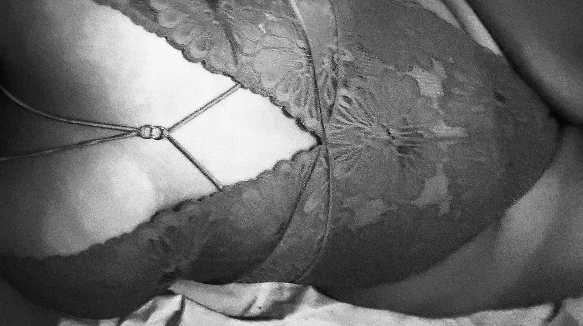 Leak & nude 1 — Justafrenchycurvy