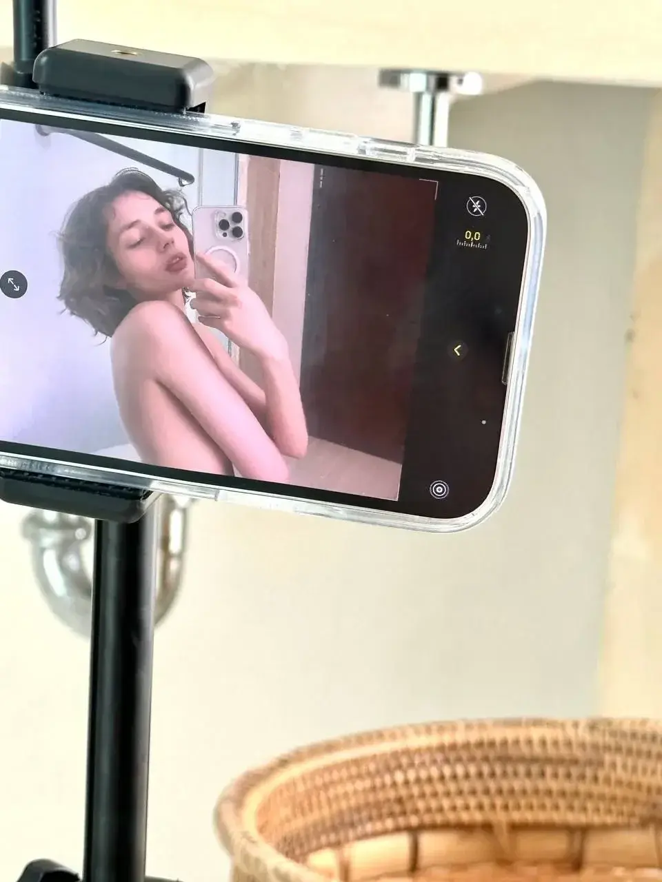 Média public — Petitevanilla : « 🚨 Alerte 🚨abonnement gratuit » (Uncove)