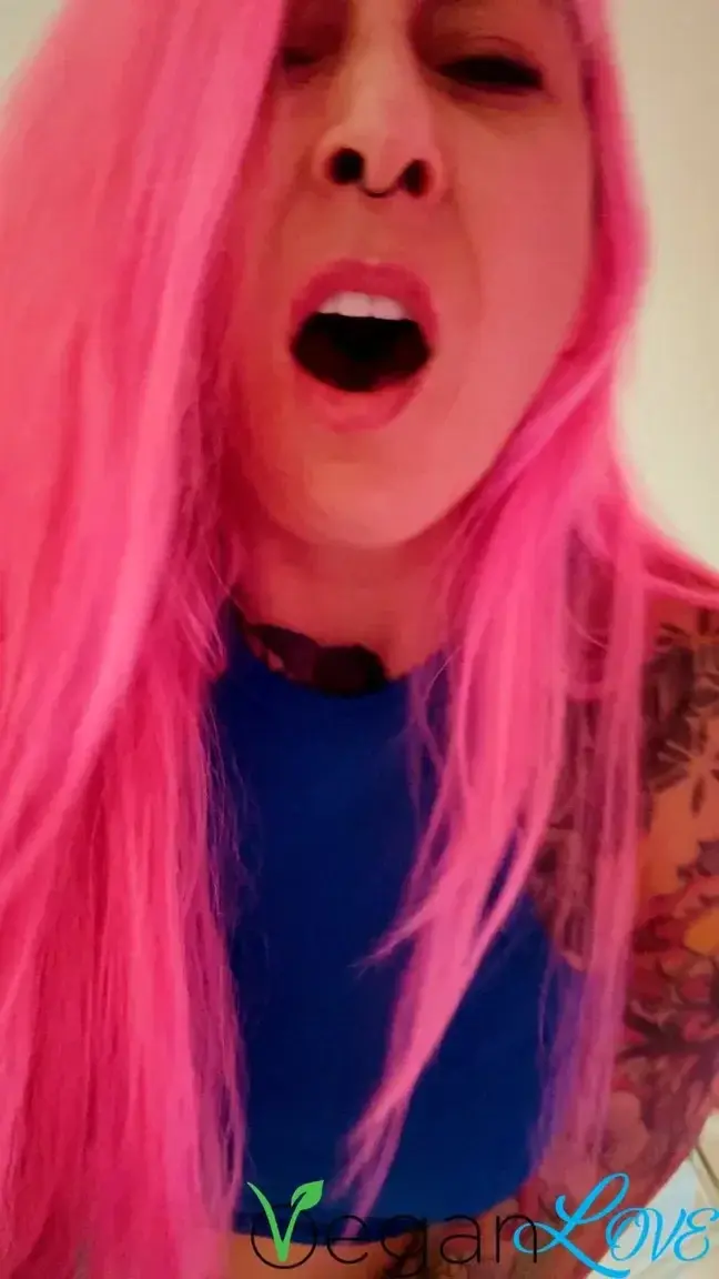 Wanna fuck me? 😋🌈💦I give you some extra 🔥