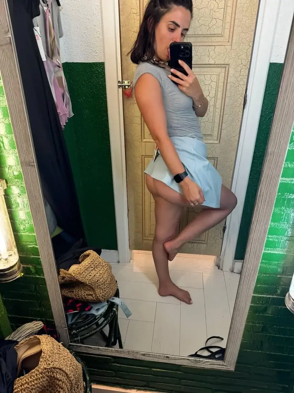 Nue dans la cabine hiihihih 😇😋