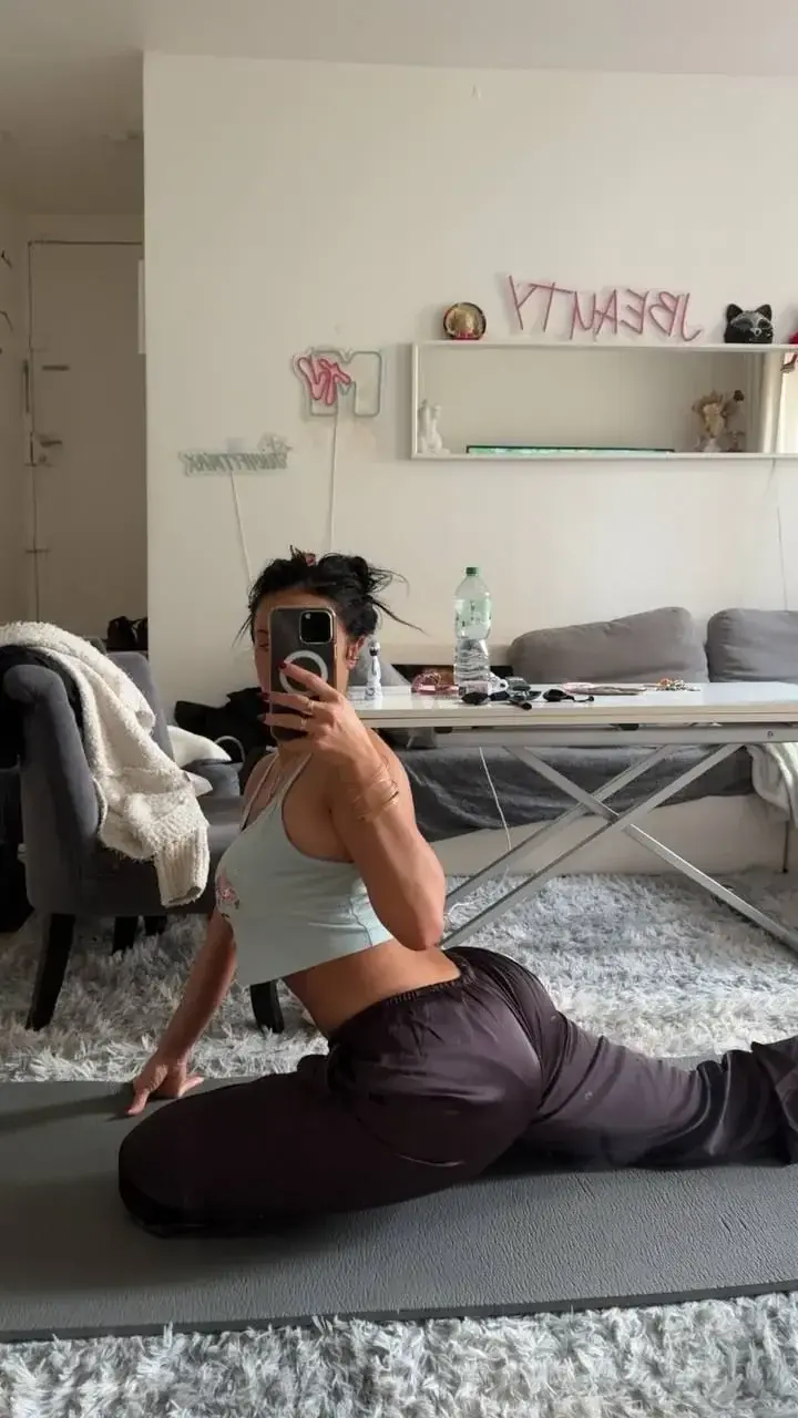 Leak & nude 14 — Juliebacha