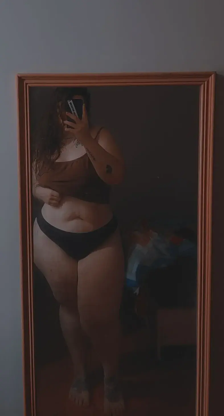 CURVY👅