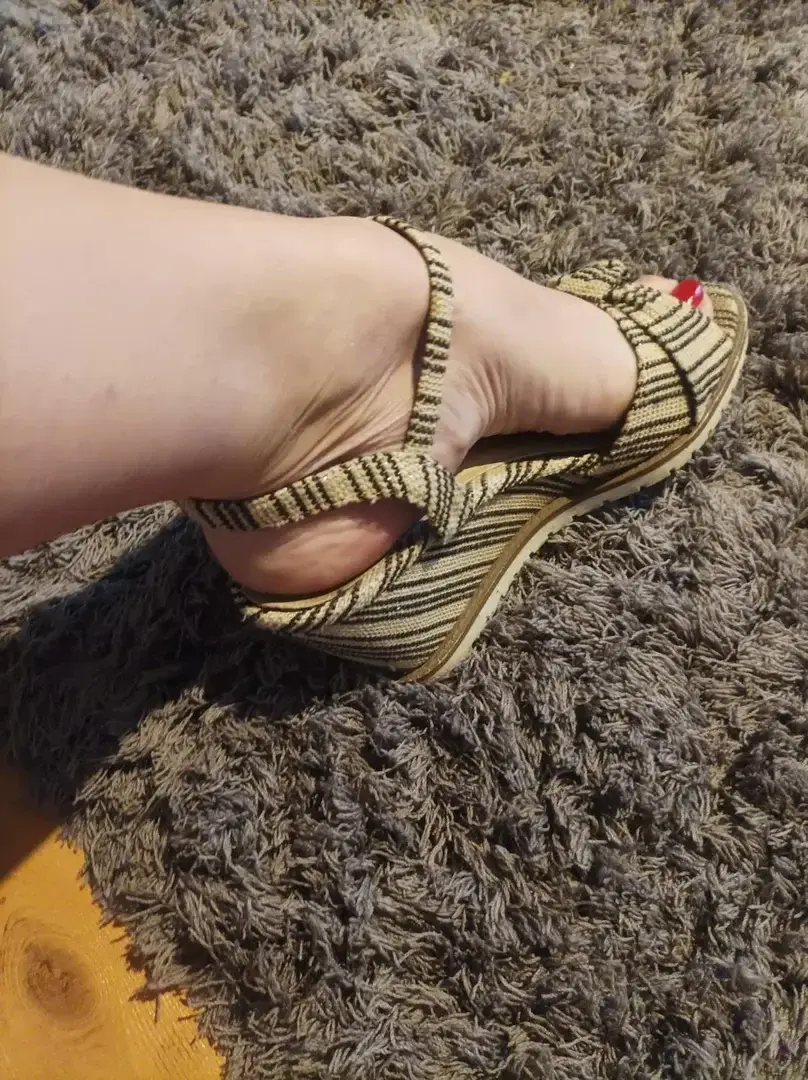 Leak & nude 4 — Footsexylovers