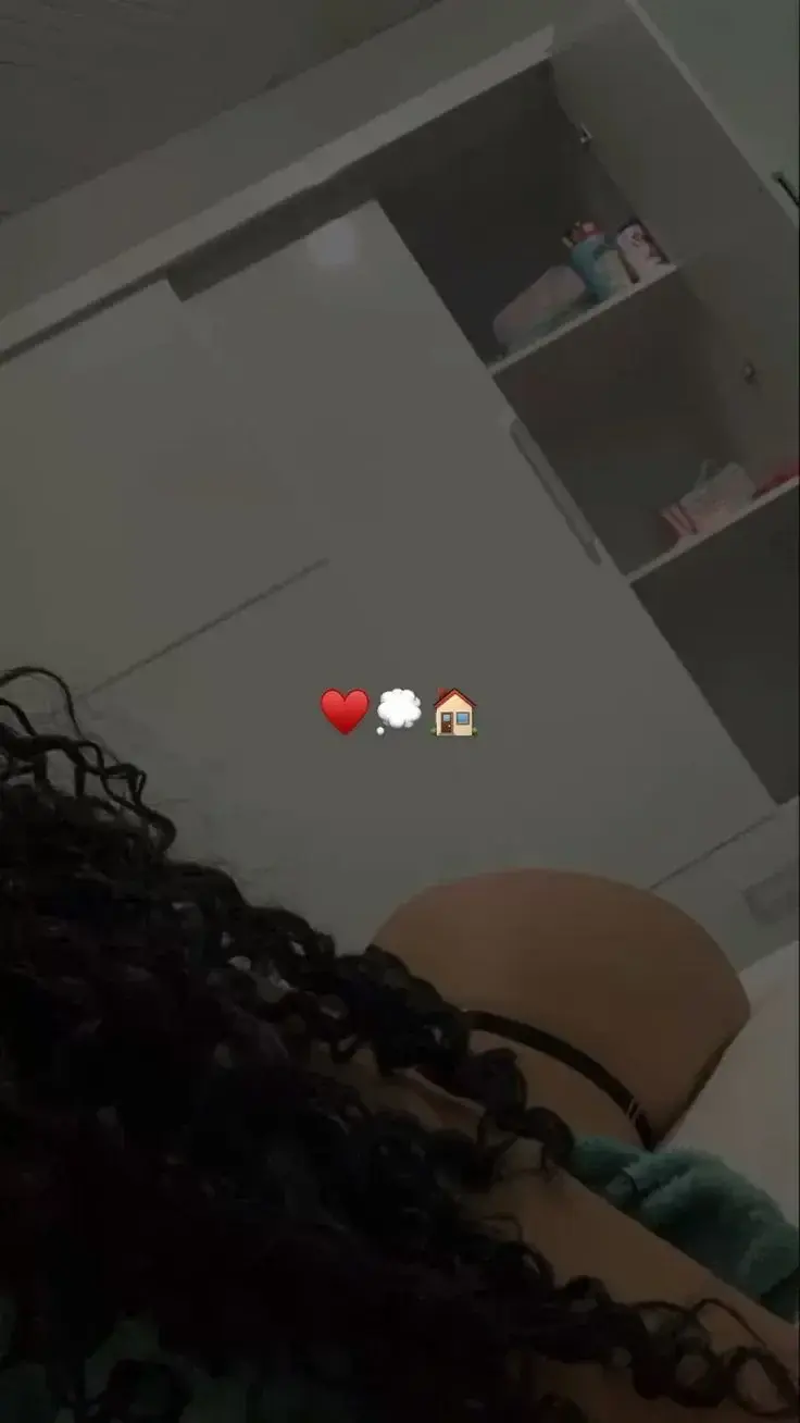 Leak & nude MYM — Evatigeractrice : « média » (MYM)