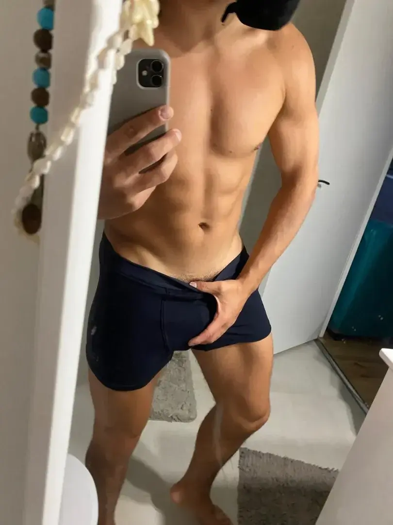 Bébête est chaud en ce moment! 🍆Je t’envoies des vidéos ou je crache en pv 😜