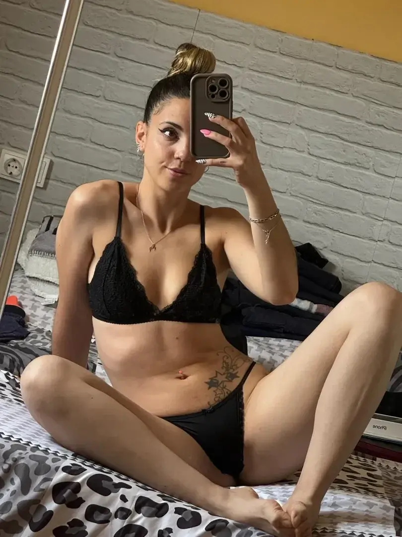 Vous aimez mes sous vêtement noir ?❤️