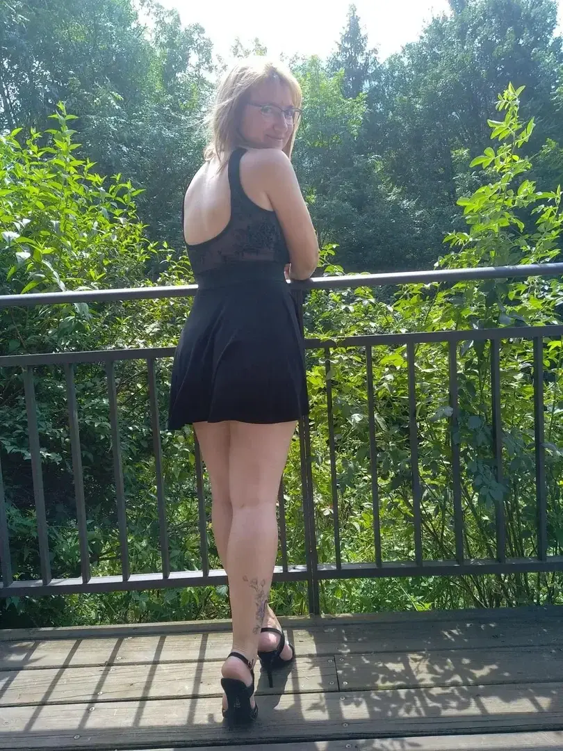 Petite robe pour sortir en club 🔞Je crois que j'ai oublié de mettre quelque chose en dessous💋