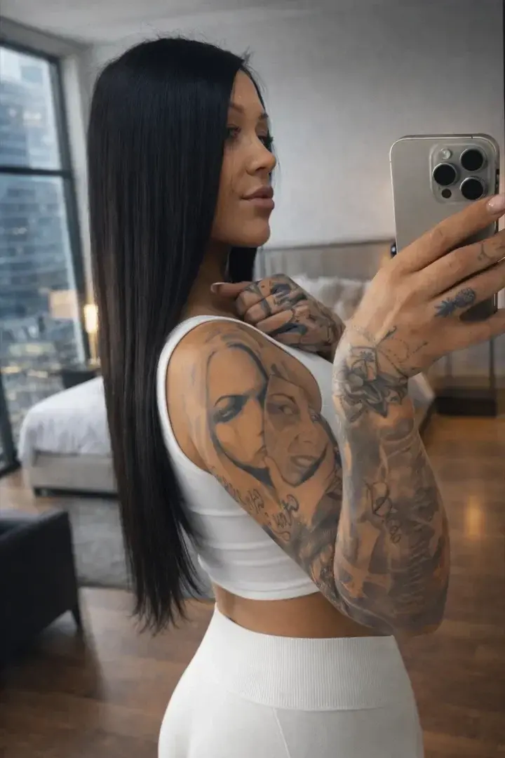 Leak & nude MYM — Sunny_black1312 : « Ich weiß genau, wie das wirkt 😈wie mein Körper sich hält…wie meine Tattoos deine Gedanken lenkenund wie dein Blick langsam tiefer wandertDas hier ist kein Zufallkein braves Spielsondern ein Versprechen, das langsam heiß wird 🔥Du spürst es schondieses Ziehen im Bauchdiese Lust, die nicht sofort bekommt, was sie willaber genau weiß, dass sie es gleich bekommt 💋Manches bleibt noch verborgen…aber glaub mirwenn ich entscheide, weiterzugehenwird es sehr eindeutig 😏🖤 » (MYM)