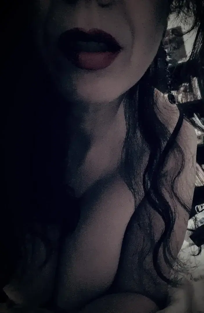 Voluptebbw - Photo exclusive MYM 4 | French Modèles