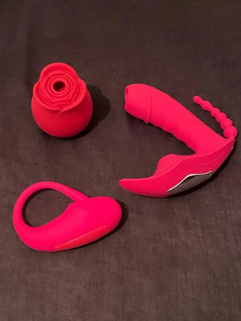 Leak & nude 2 — Petitesalope