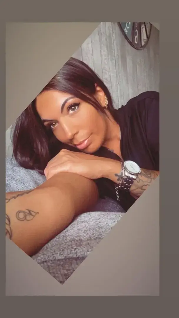 Hello 😘