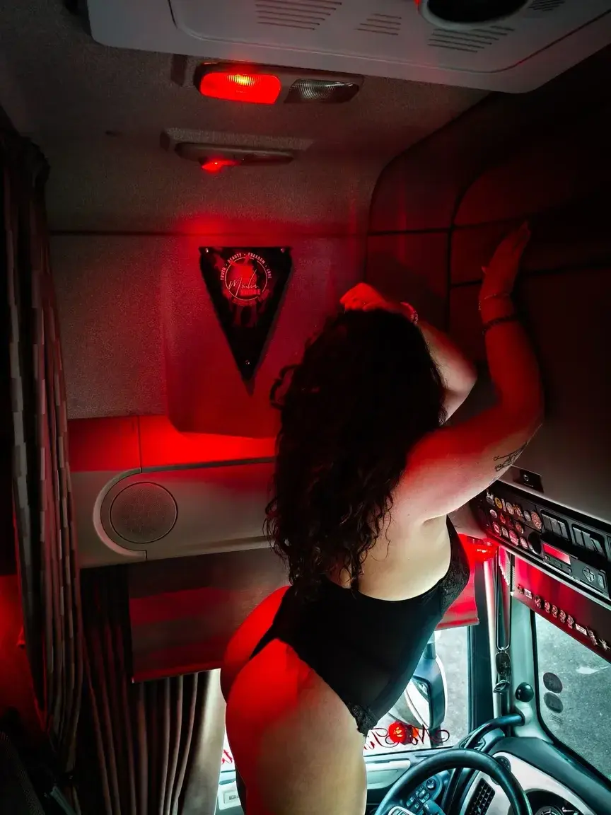 Leak & nude MYM — michana-lapine : « média » (MYM)