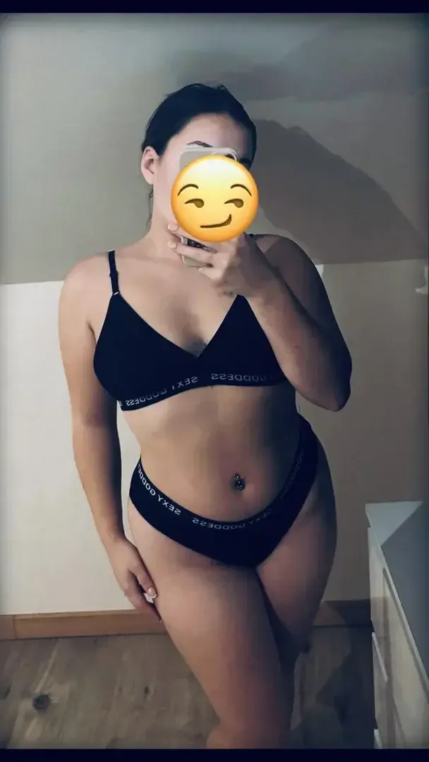 Laparisiennedudimanche - Photo exclusive MYM 1 | French Modèles