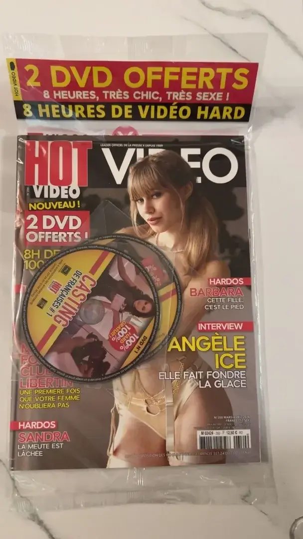 Leak & nude MYM — Angele_ice : « couverture de magazine 😍 incroyable !! ❤️‍🔥 » (MYM)