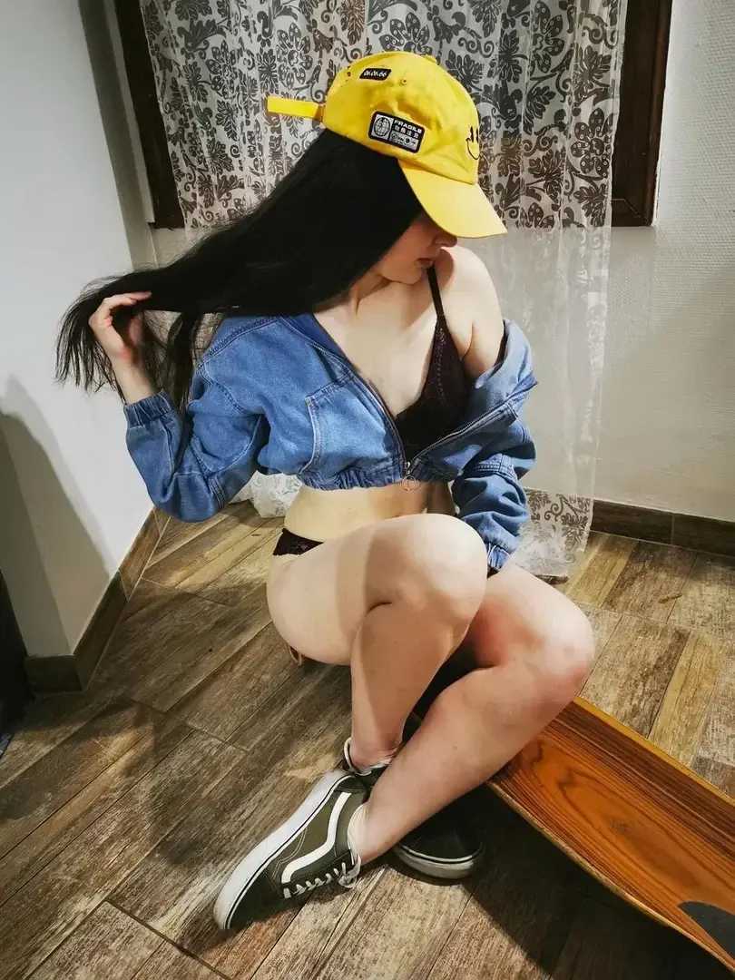 Phantasmagoria 117.#suicidegirl #sg #streetwear #longboard #skate #cute #frenchgirl #streetgirl #fitgirl #woman #boot #sport #athletic