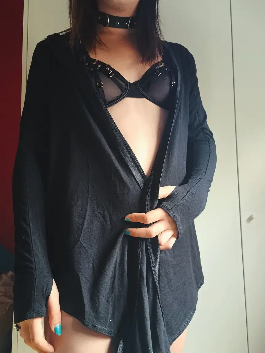 Tu as une idée de ce qui se cache la dessous?