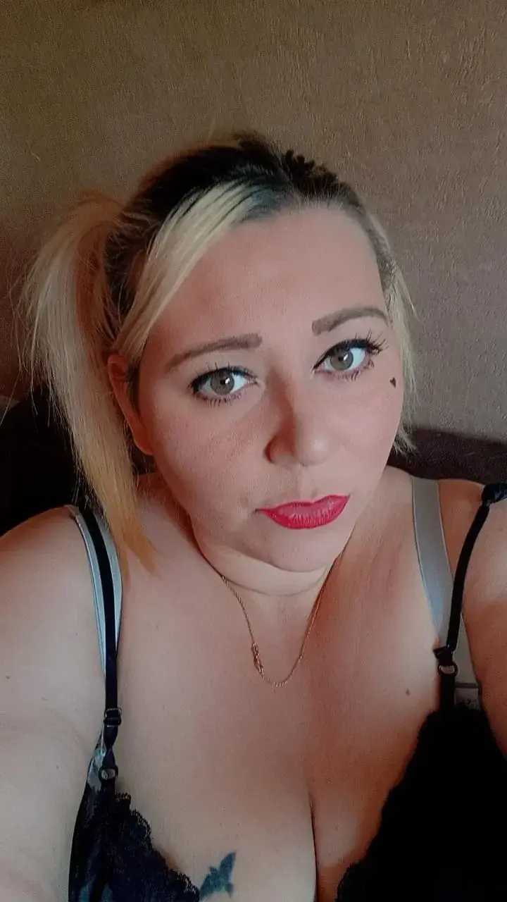 Blondepulpeuse31 - Photo exclusive MYM 2 | French Modèles