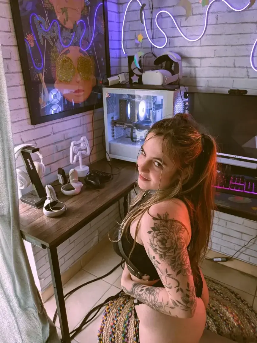 Leak & nude 1 — Ariamila