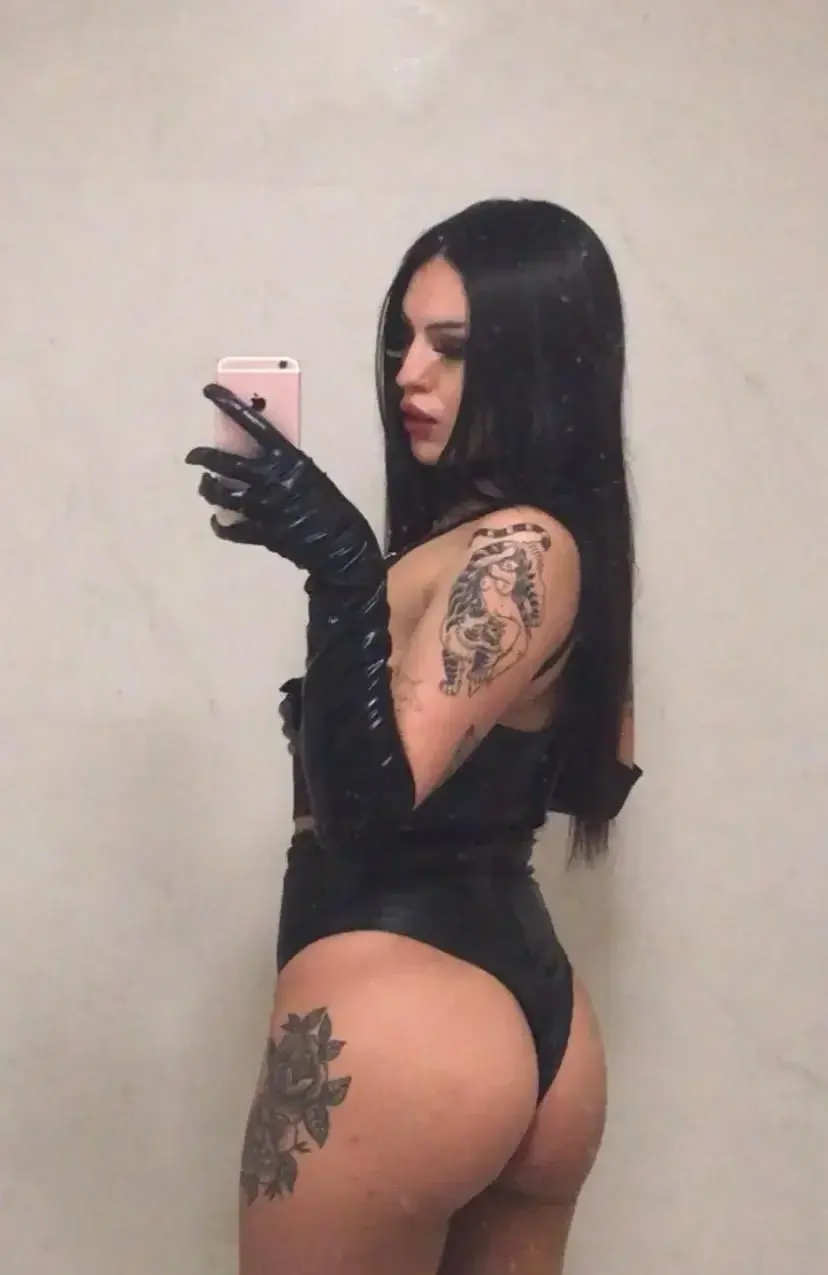 Leak & nude 5 — Cassandradiavla