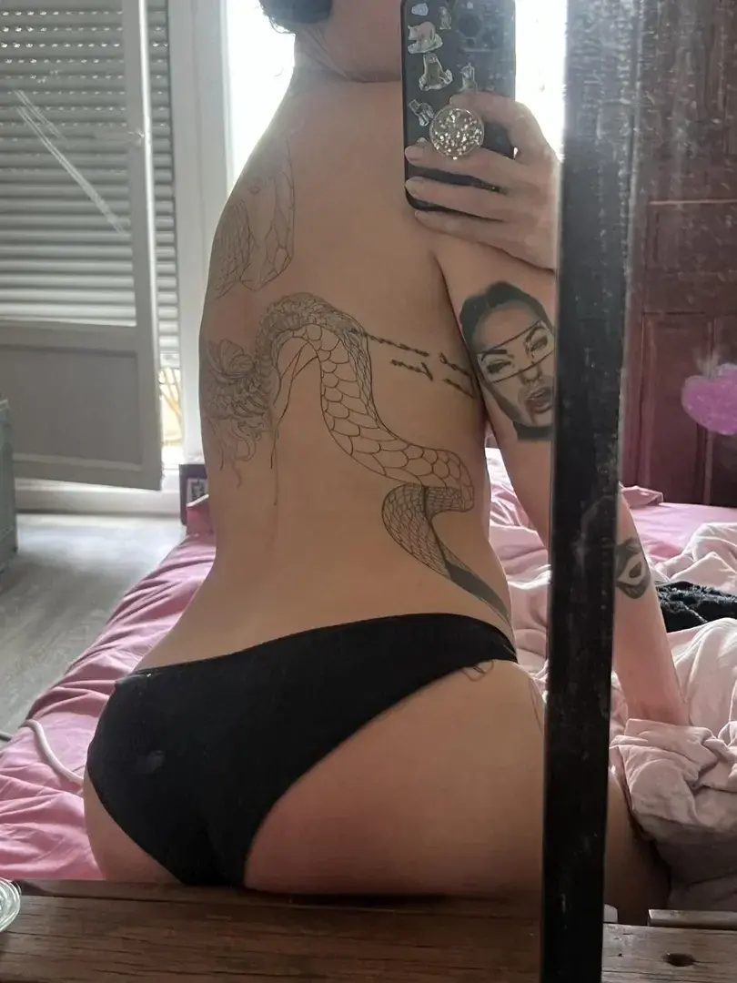 Leak & nude MYM — Choomt : « Mardi culotte » (MYM)