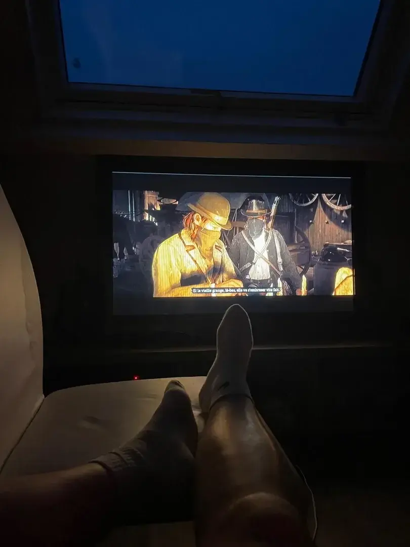 After a good day of work, with my man Arthur Morgan😎#foot#feet#night#tired#rdr2