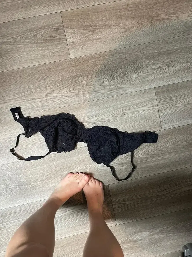 oups, i’m a little naughty 🍑💦#hot#sexy#sex#foot#pieds