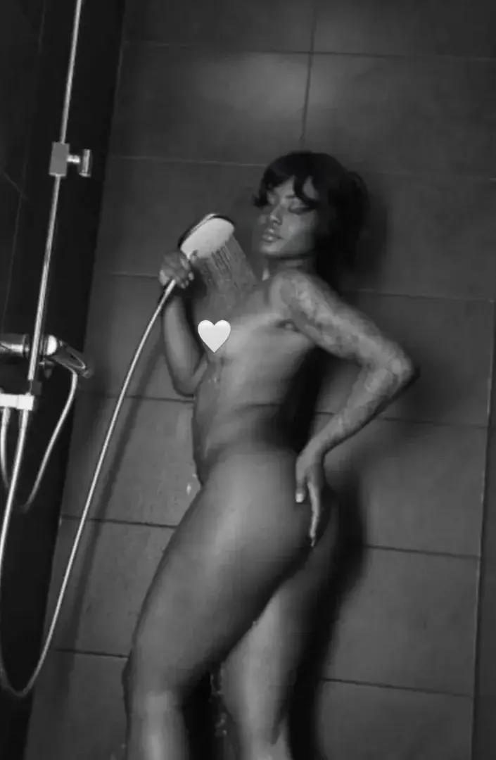 Tu viens sous la douche avec moi 😈