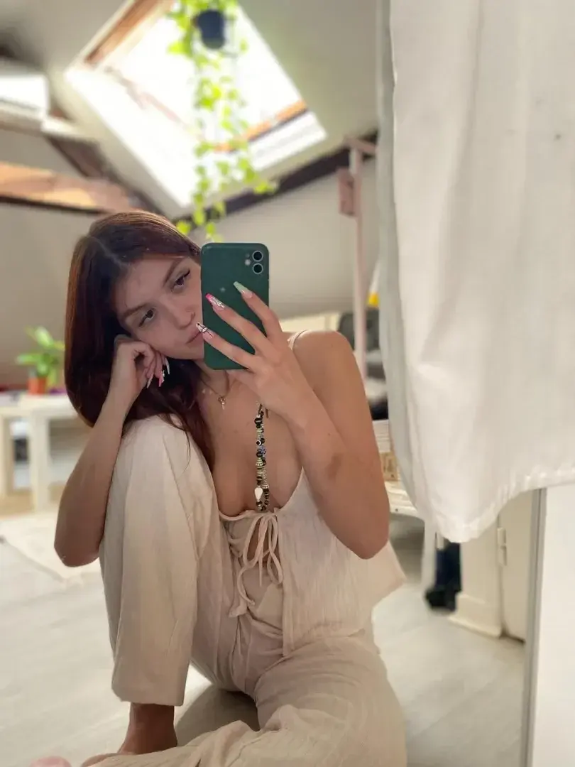 Leak public de Zeliee_ — « Mon abo Gratuit à vie ! » (nude) sur MYM