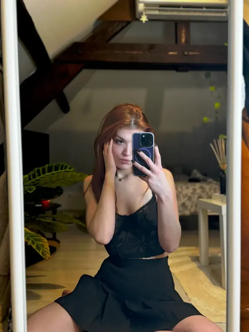 Leak & nude MYM — zeliee_ : « Abo Gratuit à vie.. tu me rejoins ? 🌙 » (MYM)