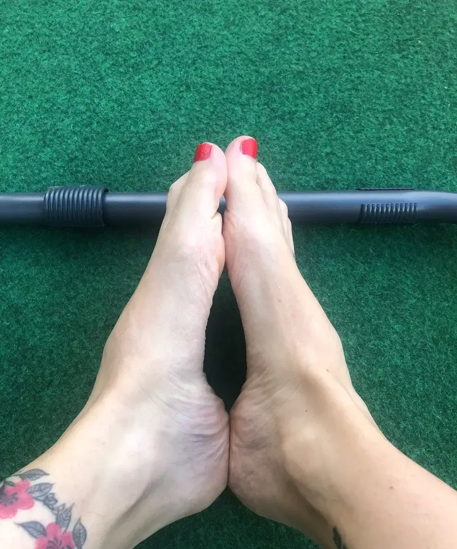 Leak & nude 2 — Feetgirl_lover