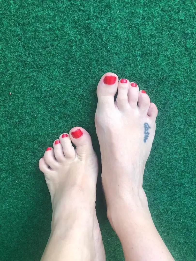 Leak & nude 3 — Feetgirl_lover