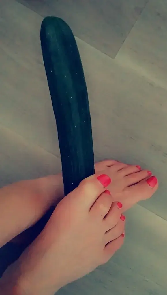 Leak & nude 1 — Petitspiedstoutmignons