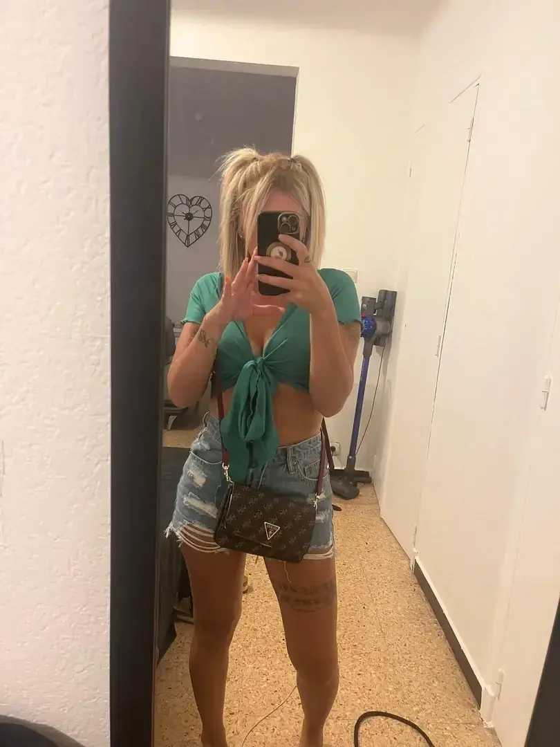 Petiteblondeyeuxbleu - Photo exclusive MYM 7 | French Modèles