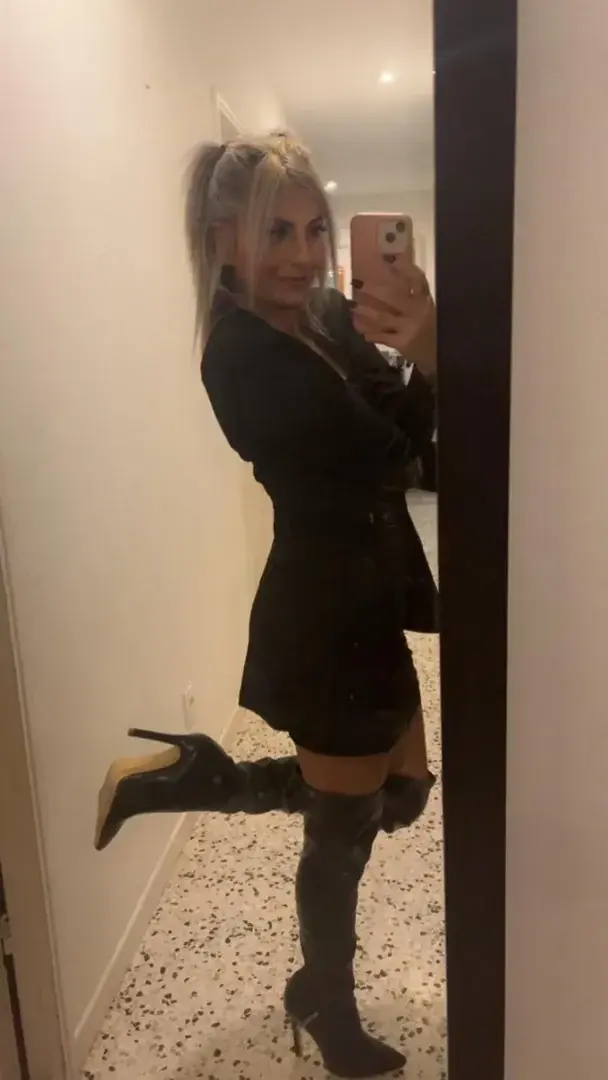 Petiteblondeyeuxbleu - Photo exclusive MYM 6 | French Modèles