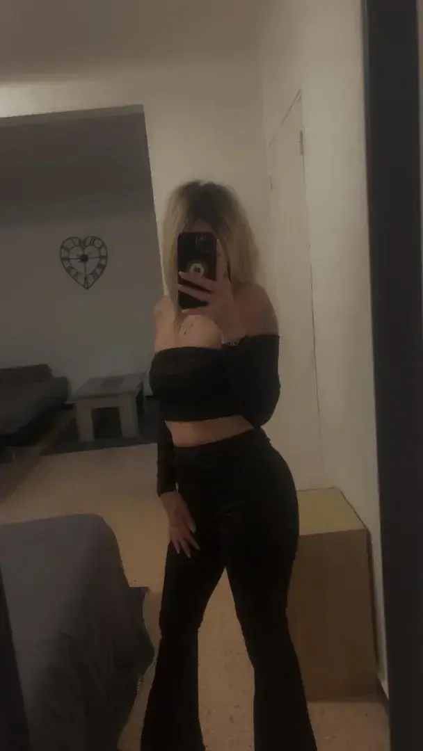 Petiteblondeyeuxbleu - Photo exclusive MYM 5 | French Modèles