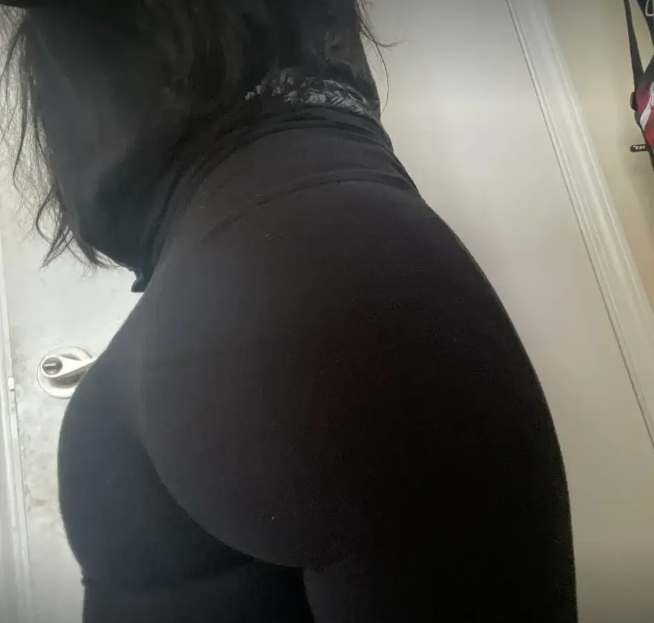 T'es obligé de vouloir me soulever là !🥷🍑#veryBigAss#blackclothes#Gothique
