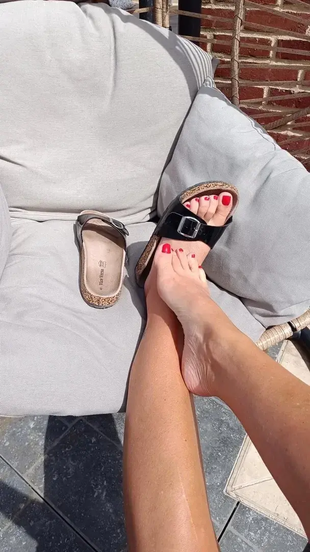 Jenny_et_ses_pieds - Photo exclusive MYM 16 | French Modèles