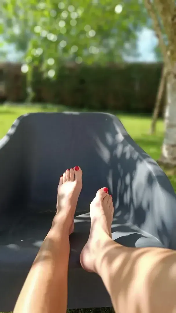 Jenny_et_ses_pieds - Photo exclusive MYM 18 | French Modèles