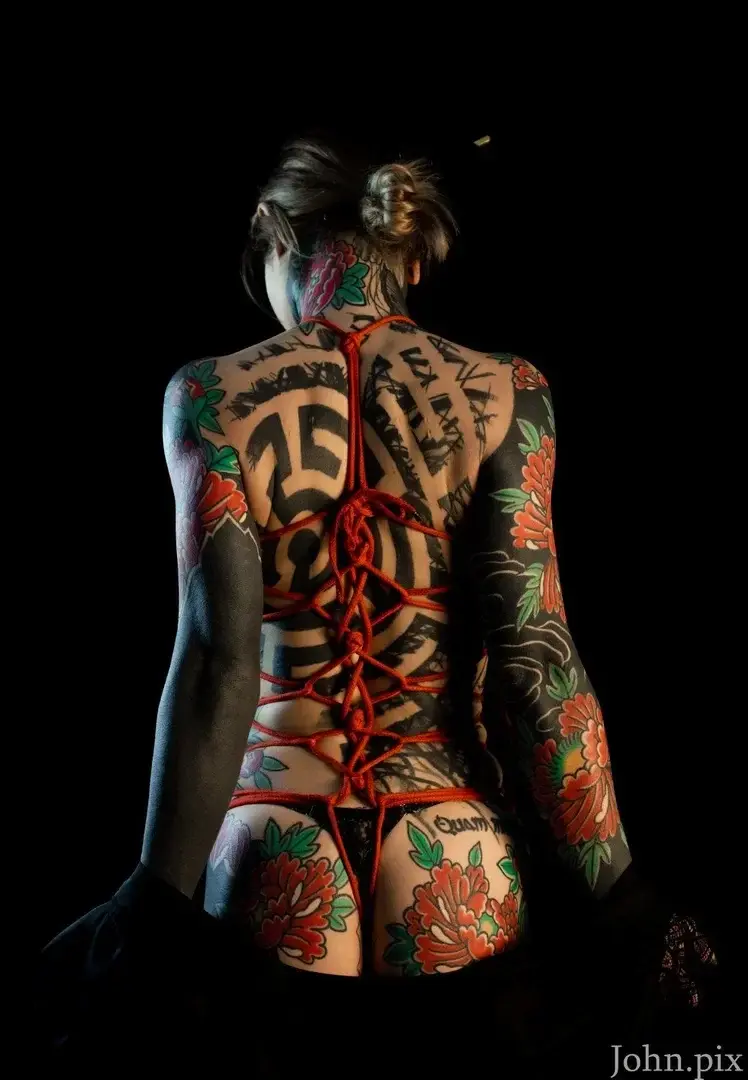 Leak & nude MYM — Loo_ltx : « #bodysuit #japanese #traditional #inkedwoman #tattooedmodel #inkedgirl #boomboom #boule #fetish #chain #leather #cuir #tattoo #inked #inkedmagasine #shibari #kimono » (MYM)