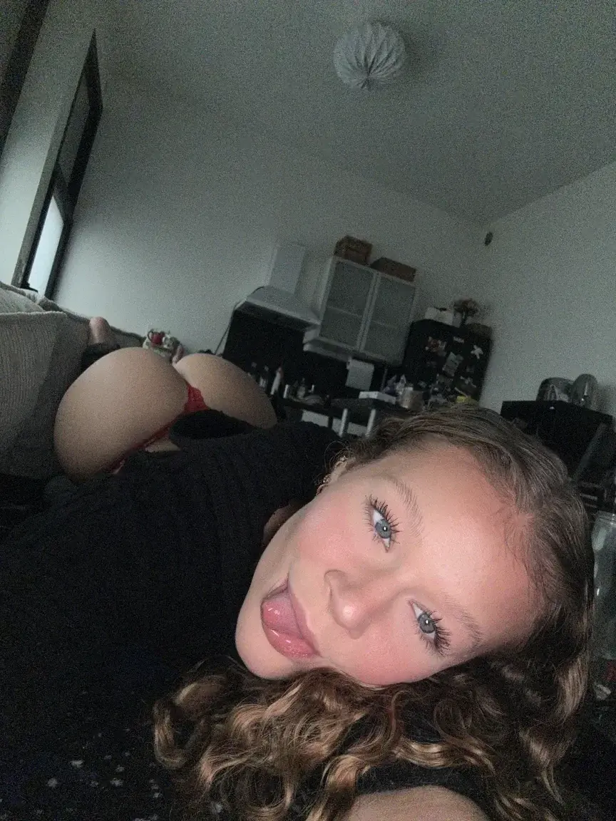 Leak & nude MYM — crtt_nina : « un petit ❤️ ça me ferait plaisir 🤍 » (MYM)