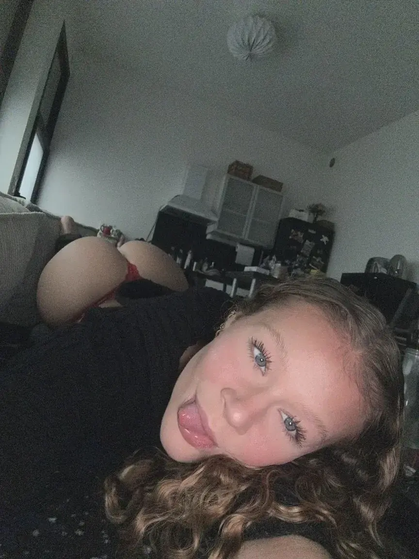 Leak & nude MYM — crtt_nina : « REJOINS-MOI AVANT LES AUTRES 💋🖤 » (MYM)