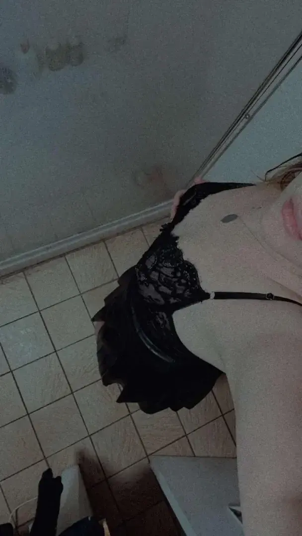 Leak & nude 4 — Nana-cochonnerie