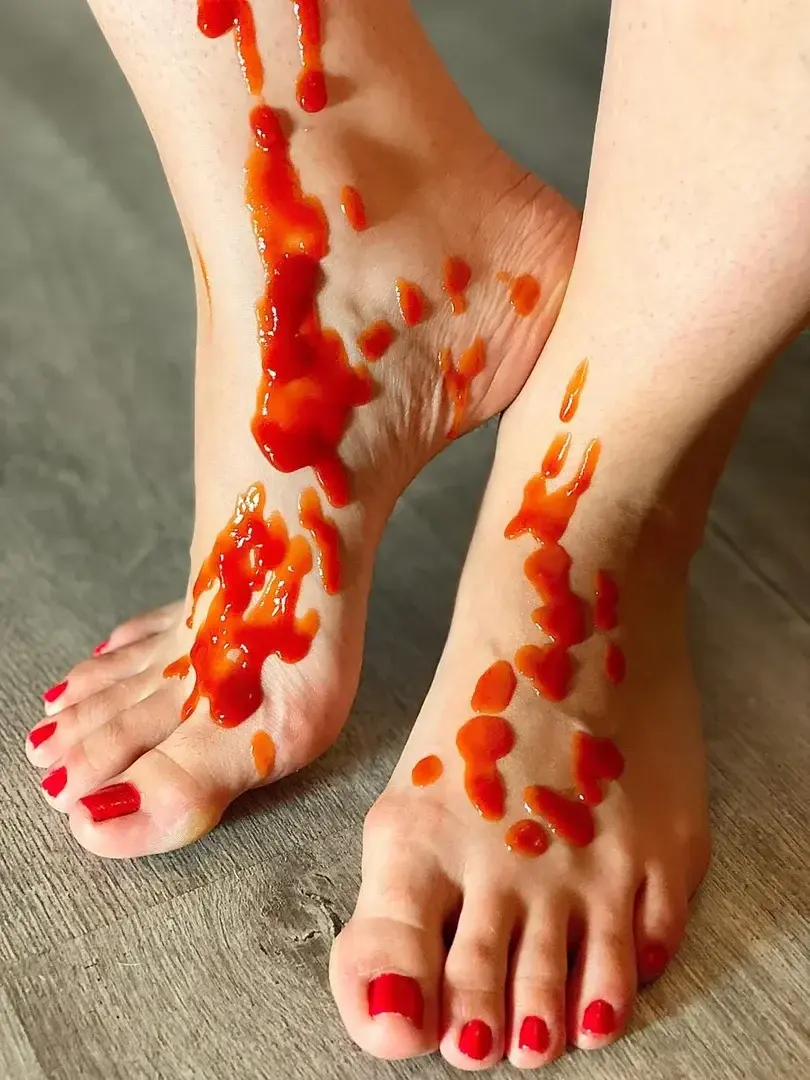 Leak & nude 1 — Feet-fetish-pix