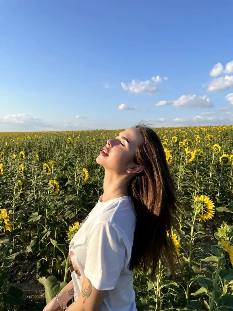 Leak public de Onlyjade — « Abonnement GRATUIT, on passe un bon moment ensemble? 😈 » (nude) sur MYM