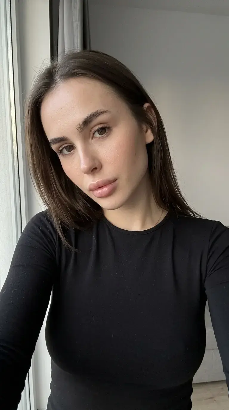 Leak & nude MYM — Onlyjade : « Abonnement GRATUIT, on passe un bon moment ensemble? 😈 » (MYM)
