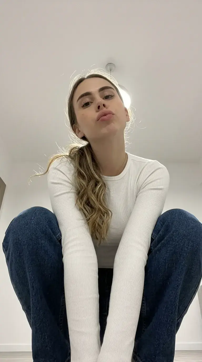 Leak & nude MYM — Onlyjade : « Abonnement GRATUIT, on passe un bon moment ensemble? 😈 » (MYM)